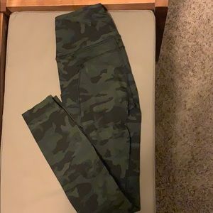 Lululemon camo fast and free